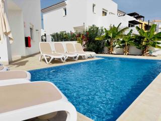 Villa Queen -10- - 1