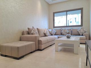 Perfect Location! Train Station & Corniche Nearby - 6