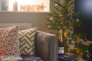 Morland Contemporary Lakeland Home by LetMeStay - 0