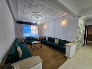 Appartement En Face la Gare de Train TGV - 4