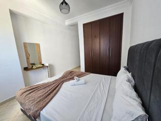 Appartement En Face la Gare de Train TGV - 0