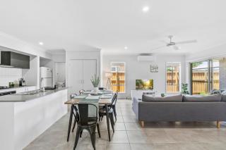 Fresh and Stylish 4BR Getaway Near Local Parklands - 6