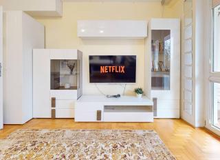 Cozy Stay Mokotow Apartment With Balcony - 2