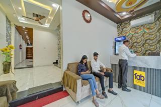 FabHotel Starlight Inn - 8