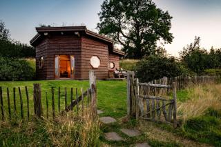 Saffir Luxury Eco Lodge, log-fired bath & views - 2