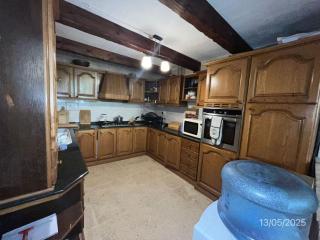 Master Suite with Kingsize Bed and Ensuite - 3