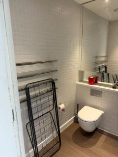 Stylish & Spacious 2BR 2BA, 02 Greenwich - 4