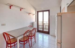 1 Bedroom Amazing Apartment In Briatico - 3