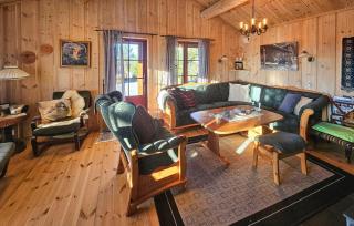 Stunning Home In Austbygda With Wifi - 7