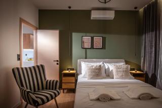 Vik18 - 2BR Flat with Balcony, Near Metro - 7