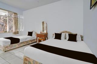 OYO 94802 Hotel Prima - 2