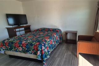 Base Motel By OYO South Tampa - 4