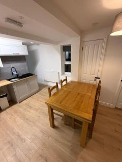 3BR Flat Near Station - 8
