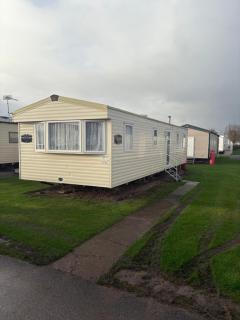 TLJ Caravan Hires - 0