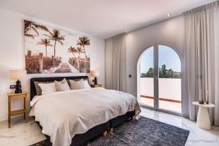 Luxurious High-End Penthouse in Puerto Banus - 8
