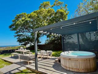 Luxury coastal retreat with sea views - 0