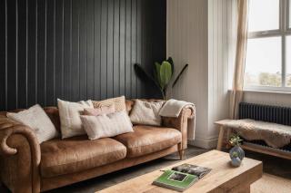 Luxury coastal retreat with sea views - 2