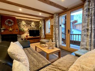 CHALET - DUPLEX neuf 8 pax - pied des pistes - parking privé - cheminée - Skiroom - 3 rooms & mezzanine - 6