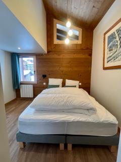 CHALET - DUPLEX neuf 8 pax - pied des pistes - parking privé - cheminée - Skiroom - 3 rooms & mezzanine - 2