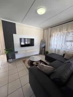 Your easy stay OR Tambo - 8