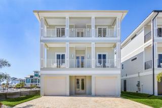 Gorgeous 6 Bedroom New Build 261 Carolina Ave- Heated Pool home - 0