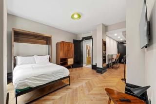 Freeman 201 by Rove - 2BR Condo with Shared Amenities - 9