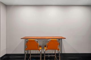 Freeman 201 by Rove - 2BR Condo with Shared Amenities - 4