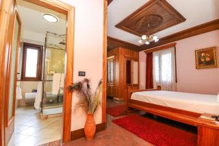 Hotel BRILANT ANTIK City Center - 9