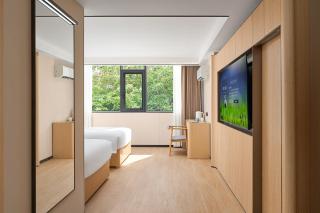 Baiyun airport KongGang airport hotel -24hours ree shuttle bus - 6