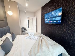 Sky Escape - Private Parking, Kingsize Bed - 6
