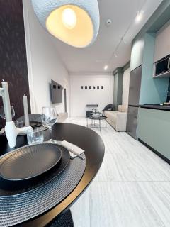 Sky Escape - Private Parking, Kingsize Bed - 6