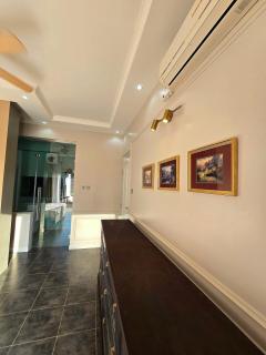 Water's Edge Lakefront Apt at Pacific Victorian - 1