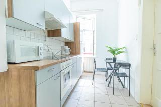 Discover Danube and Prater Stern from Our 1BR Gem - 1