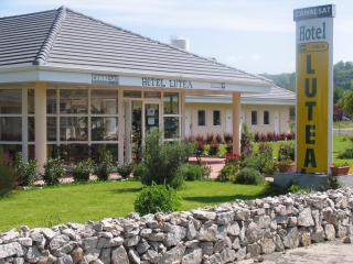 The Originals Access, Hôtel Le Lutéa - Riom-ès-Montagnes - 0