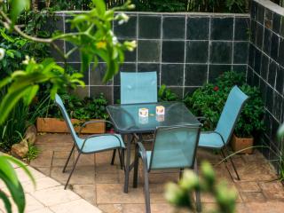 Mackaya Bella Guest House - 1