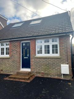 Woodfield Cottage Crawley 3 BR Gatwick WIFI - 4