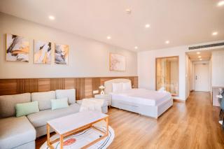 Sea Sand & Sky Beach Suites - Gold Coast Nha Trang, Beach Font & Lotte Mall Plus - 0