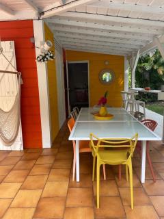 Colorful house with pool and garden - 9