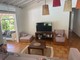 Colorful house with pool and garden - 4