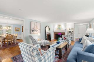 Game Room Central AC 4 mins to Craigville Beach - 5