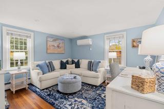 Game Room Central AC 4 mins to Craigville Beach - 2