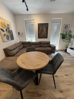 Green Apartment with Parking - 3