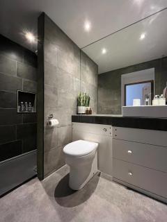 Spacious 9 bedroom house with games room - 4