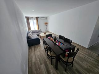 Cozy Oranaise Escape T4 with Private Parking - 1