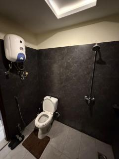 Cozy Private Room with Bath & Wi-Fi Near Market - 5