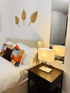 R1-Spacious self-contained private room and its own dedicated private bathroom with kitchenette near QEH - 8