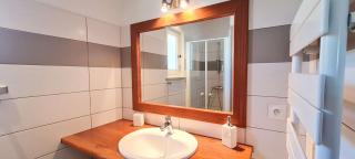 Dans le centre de la Couarde, superbe villa familiale - 3