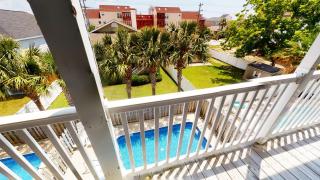 Bermuda Breeze - D - 3