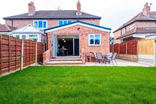 3 Bedroom Free Parking Hale Home - 8