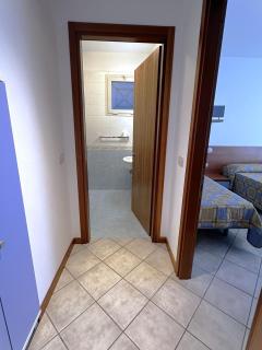 Modern seaside escape with pool near the sea - 4